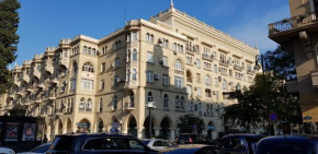 Crown Deluxe Apartment on Nizami Street